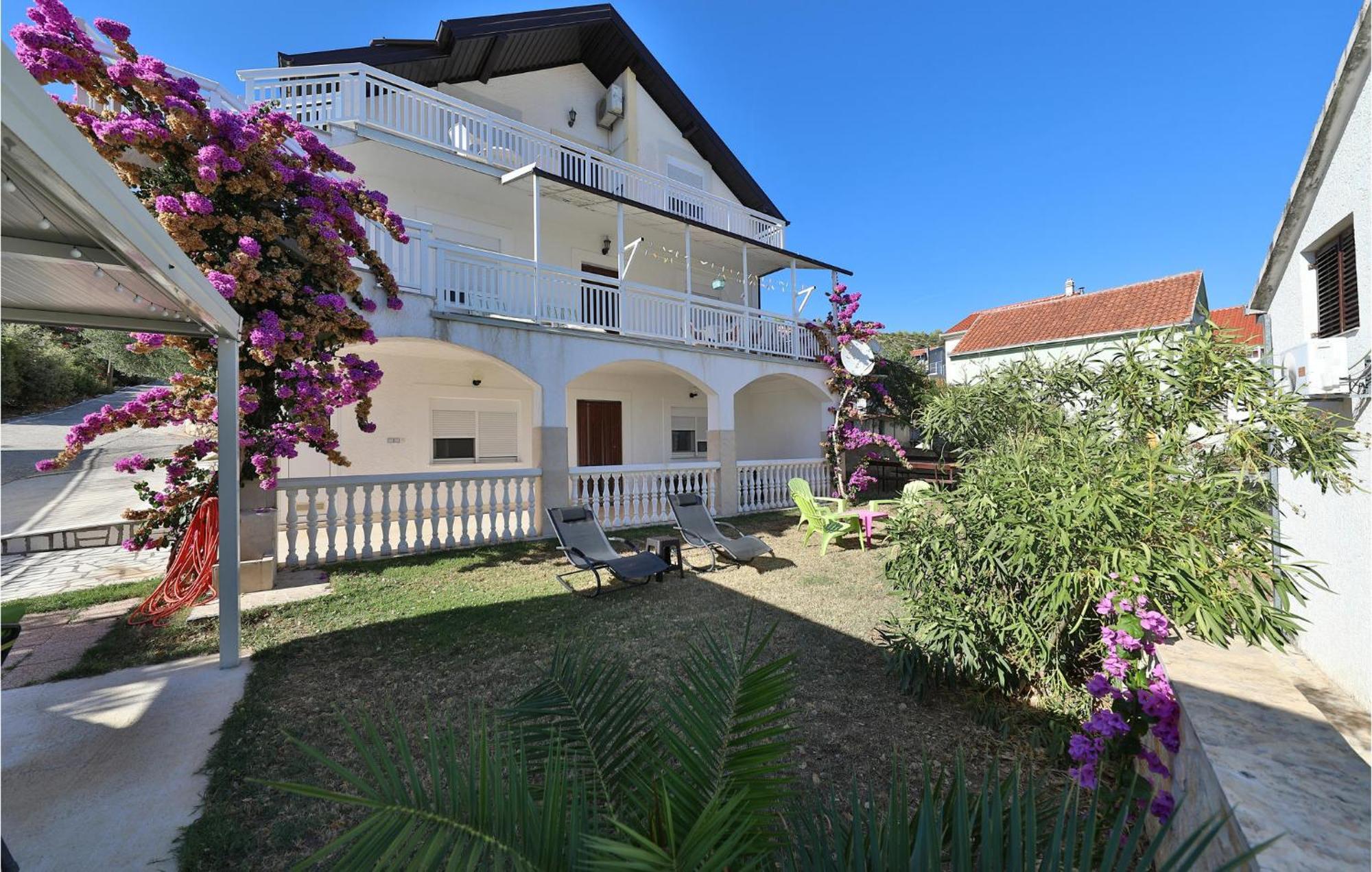 2 Bedroom Cozy Apartment In Marina  Exterior foto